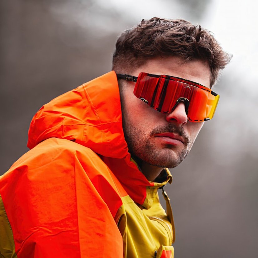 veehled Dolomites - Black & Yellow | Sunset Red